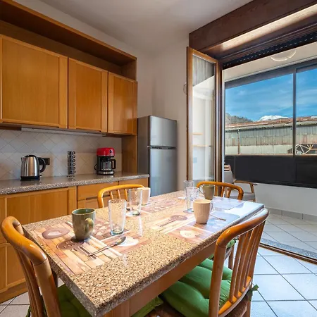 Three Bedroom - View - Larihome A57 Apartament *